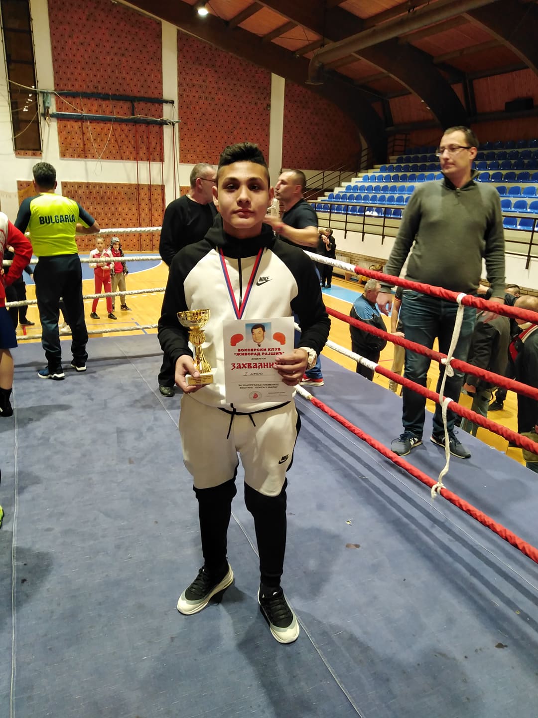 Бокс – две златне медаље