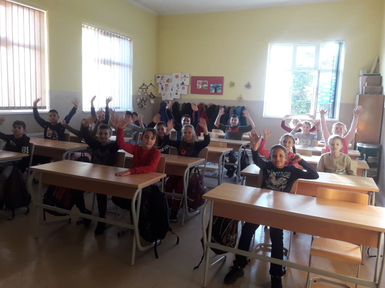 Нове клупе у Касарским ливадама